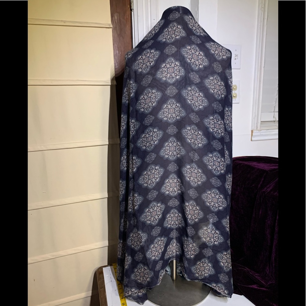 Ann Taylor Shaw black cream color Ruana - Picture 6 of 8